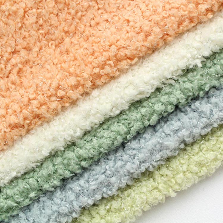 Warum wird Wollstoff zum Stoff der Wahl für hochwertige Bekleidung und Inneneinrichtung?